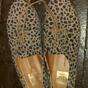 Dolce Vita, leopard print, lace-up Oxfords. Size 7
